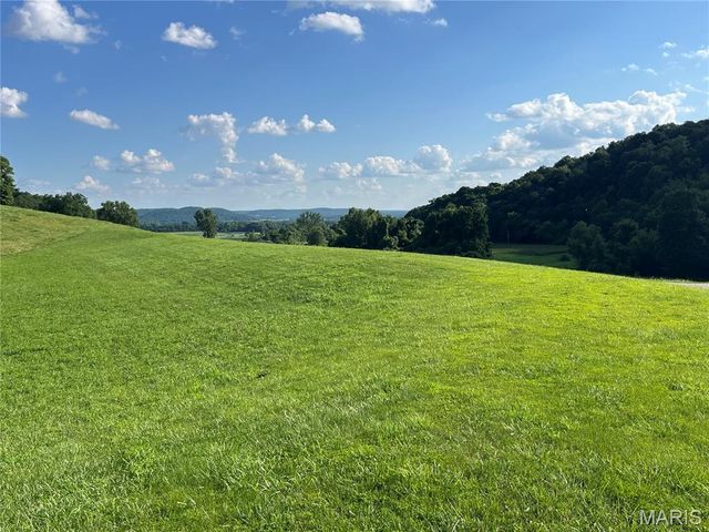 4015 Pike 9140, Louisiana, MO 63353