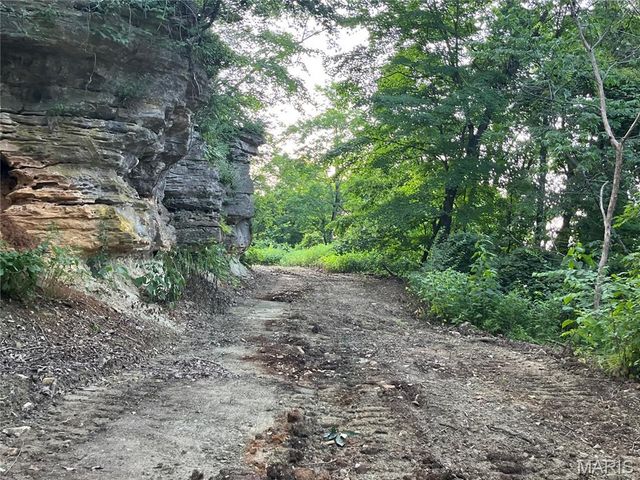 4015 Pike 9140, Louisiana, MO 63353