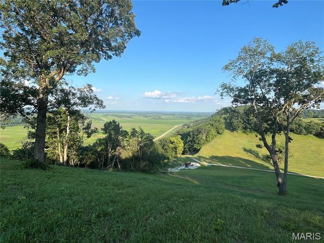 4015 Pike 9140, Louisiana, MO 63353