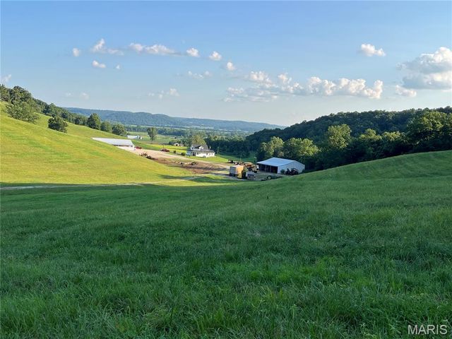 4015 Pike 9140, Louisiana, MO 63353