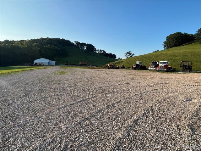 4015 Pike 9140, Louisiana, MO 63353