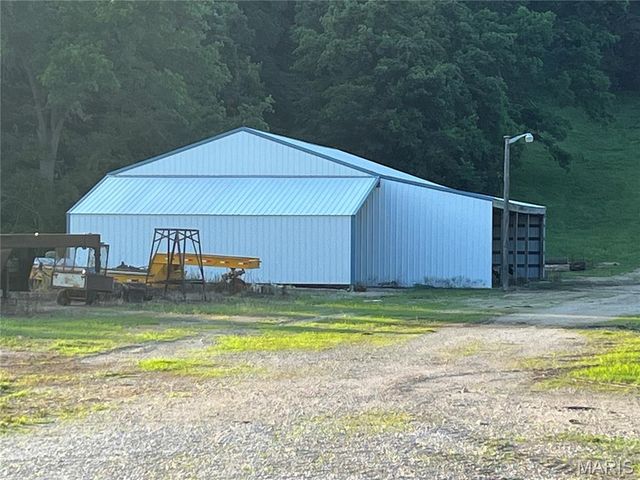 4015 Pike 9140, Louisiana, MO 63353