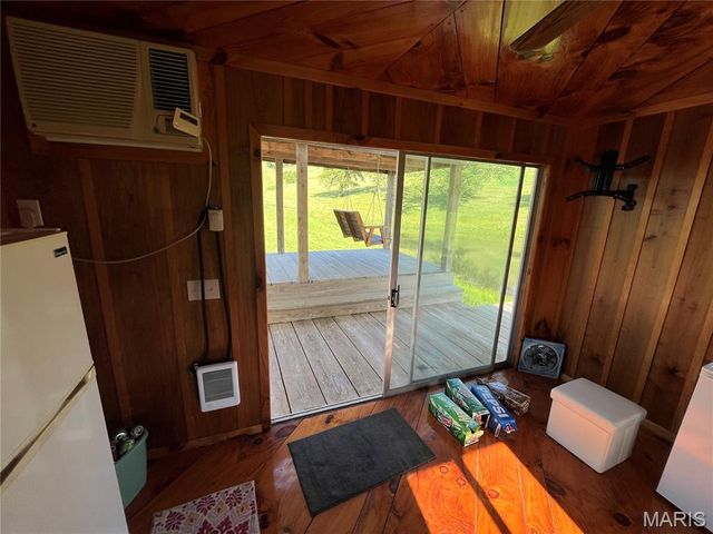 4015 Pike 9140, Louisiana, MO 63353