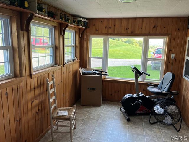 4015 Pike 9140, Louisiana, MO 63353