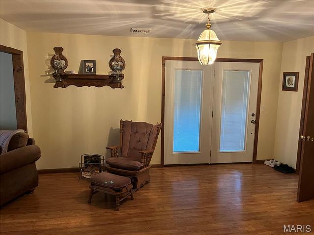 4015 Pike 9140, Louisiana, MO 63353