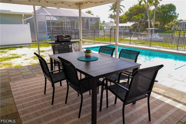 4842 Triton CT W, Cape Coral, FL 33904