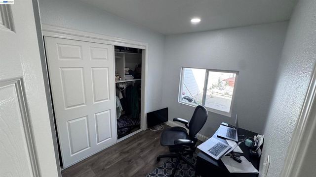 33080 Lake Mead Dr, Fremont, CA 94555
