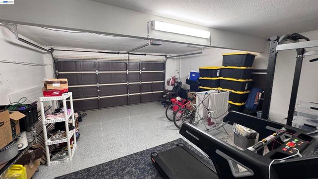 33080 Lake Mead Dr, Fremont, CA 94555