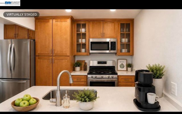 33080 Lake Mead Dr, Fremont, CA 94555