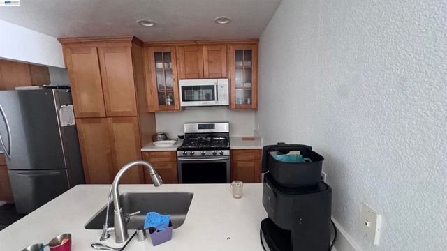 33080 Lake Mead Dr, Fremont, CA 94555
