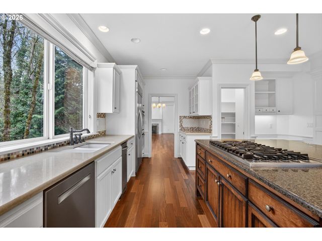 4054 CANAL WOODS Ct, Lake Oswego, OR 97034
