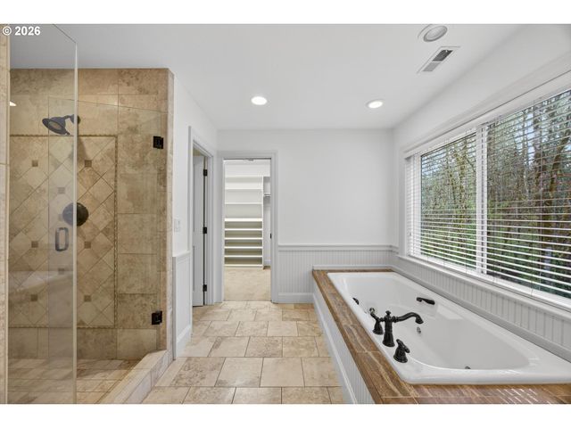 4054 CANAL WOODS Ct, Lake Oswego, OR 97034