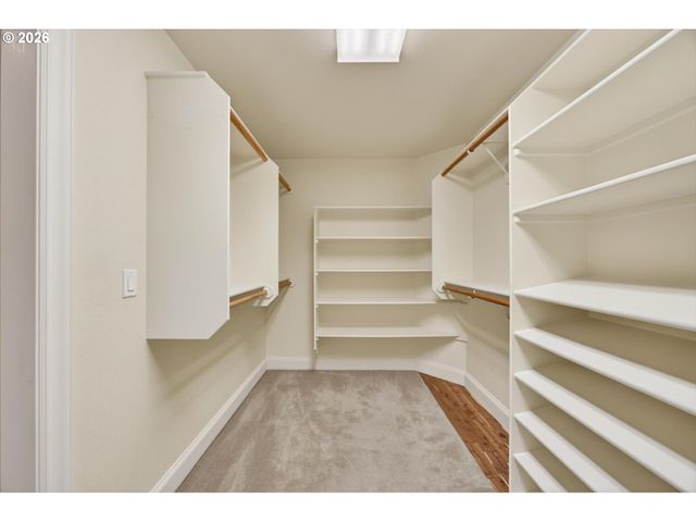 4054 CANAL WOODS Ct, Lake Oswego, OR 97034