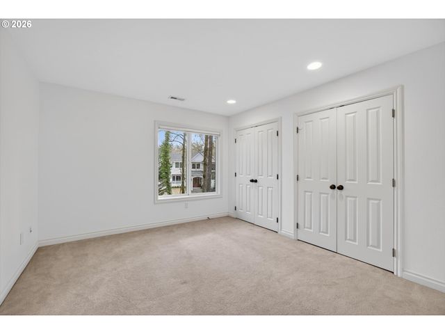 4054 CANAL WOODS Ct, Lake Oswego, OR 97034