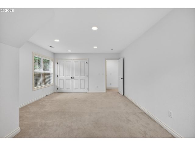 4054 CANAL WOODS Ct, Lake Oswego, OR 97034