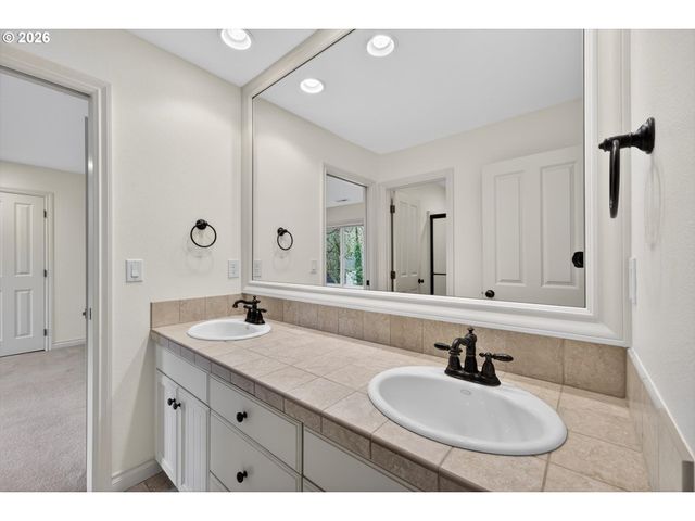 4054 CANAL WOODS Ct, Lake Oswego, OR 97034