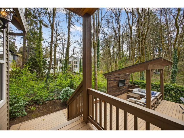 4054 CANAL WOODS Ct, Lake Oswego, OR 97034