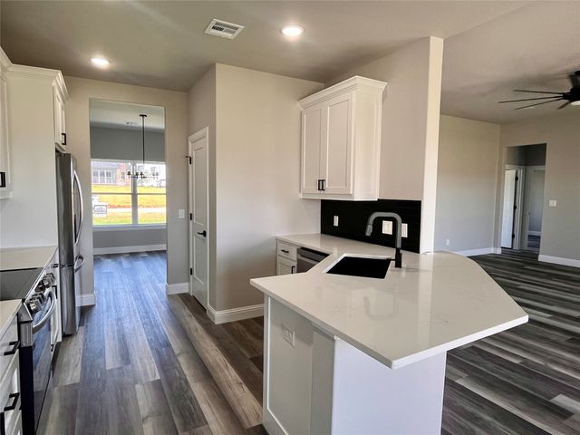 1404 Dixie Estates Way, Whitesboro, TX 76273