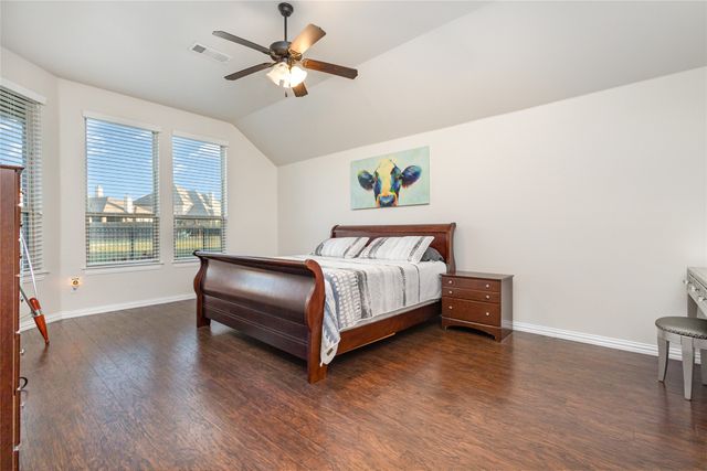 1030 Finsbury Lane, Forney, TX 75126