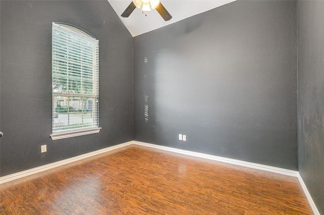 1030 Finsbury Lane, Forney, TX 75126