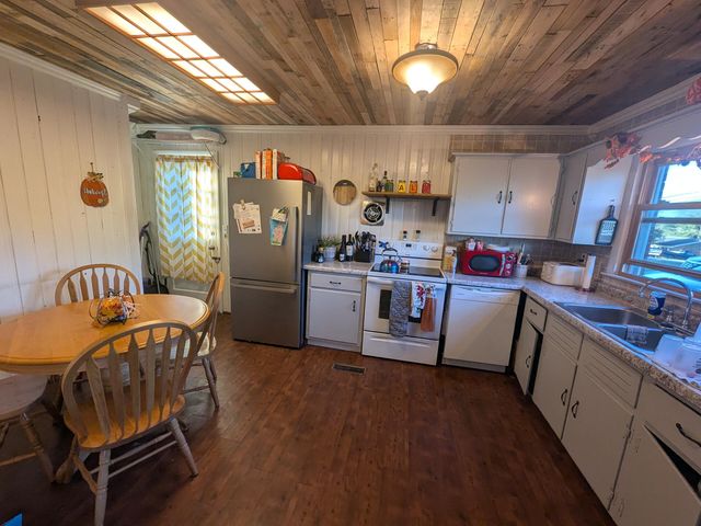 1075 Gratz Road, Owenton, KY 40359