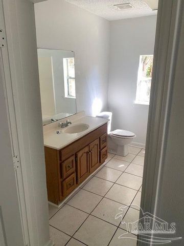 34 Besma Dr, Pensacola, FL 32506