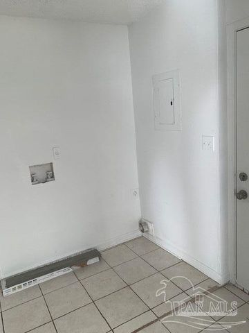 34 Besma Dr, Pensacola, FL 32506