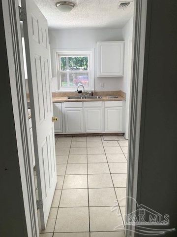 34 Besma Dr, Pensacola, FL 32506