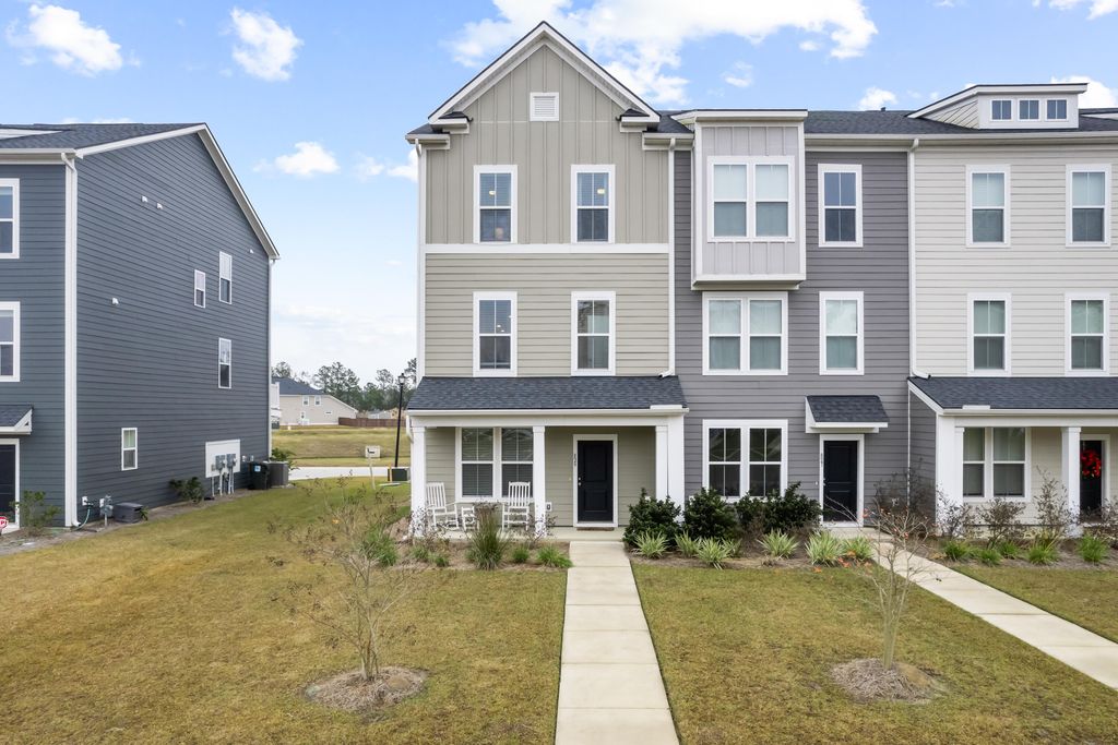 829 Recess Point Drive, Moncks Corner, SC 29461