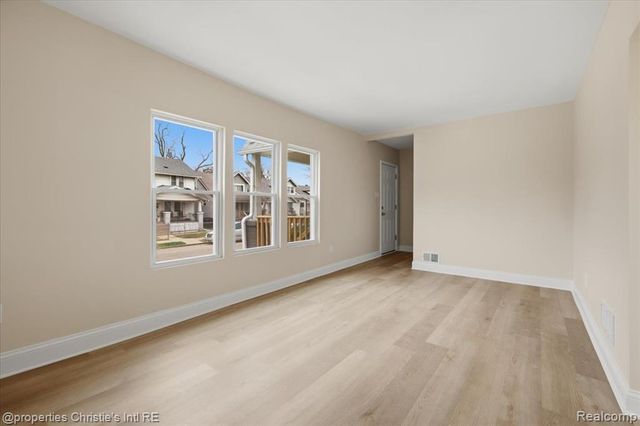 16596 Santa Rosa Drive, Detroit, MI 48221