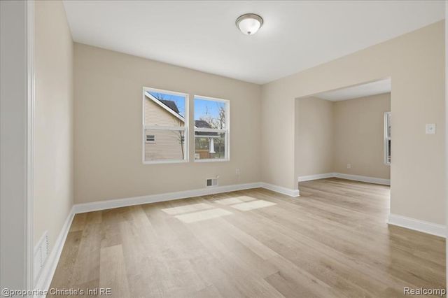 16596 Santa Rosa Drive, Detroit, MI 48221