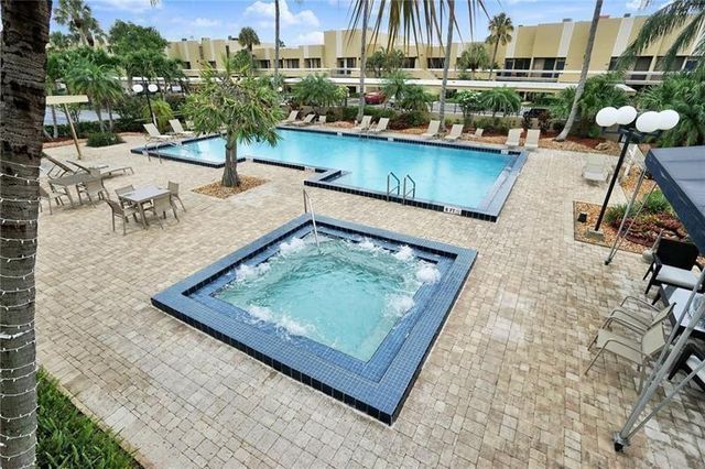 1100 SE 5th Court 55, Pompano Beach, FL 33060