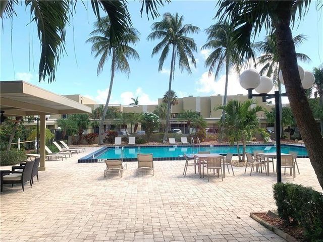 1100 SE 5th Court 55, Pompano Beach, FL 33060