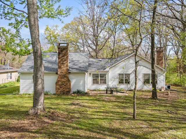 29W007 Oak Lane, Warrenville, IL 60555