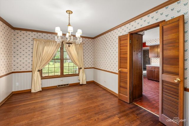 29W007 Oak Lane, Warrenville, IL 60555