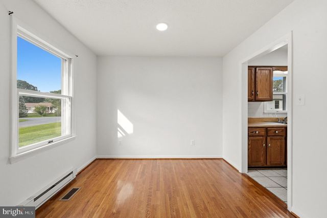 303 HACKBERRY DR, Stephens City, VA 22655