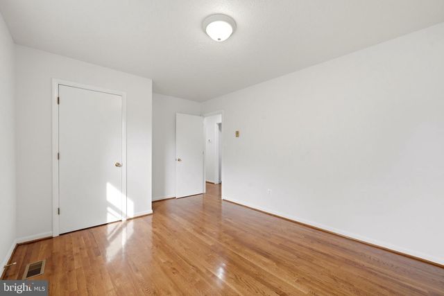 303 HACKBERRY DR, Stephens City, VA 22655