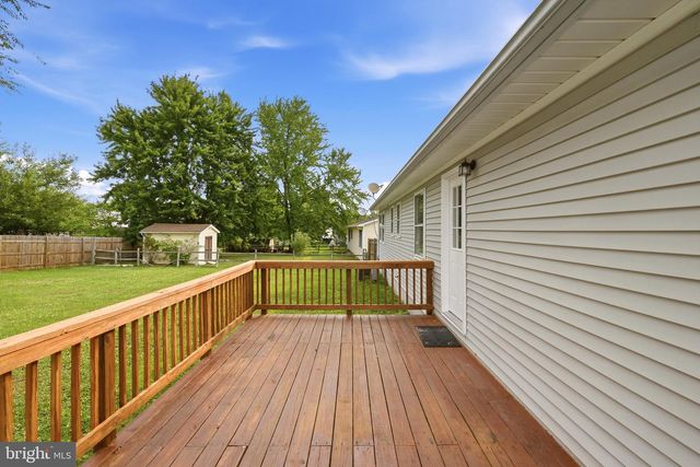 303 HACKBERRY DR, Stephens City, VA 22655