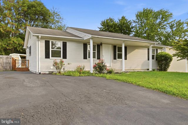 303 HACKBERRY DR, Stephens City, VA 22655