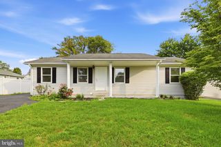303 HACKBERRY DR, Stephens City, VA 22655