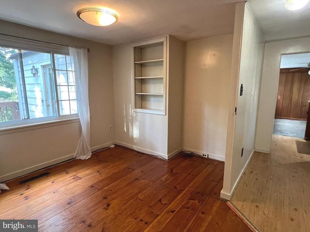 5136 SUNSET DR, Harrisburg, PA 17112