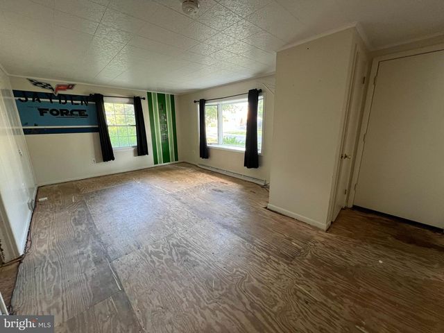 5136 SUNSET DR, Harrisburg, PA 17112