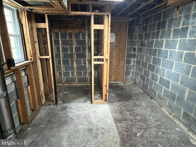 5136 SUNSET DR, Harrisburg, PA 17112