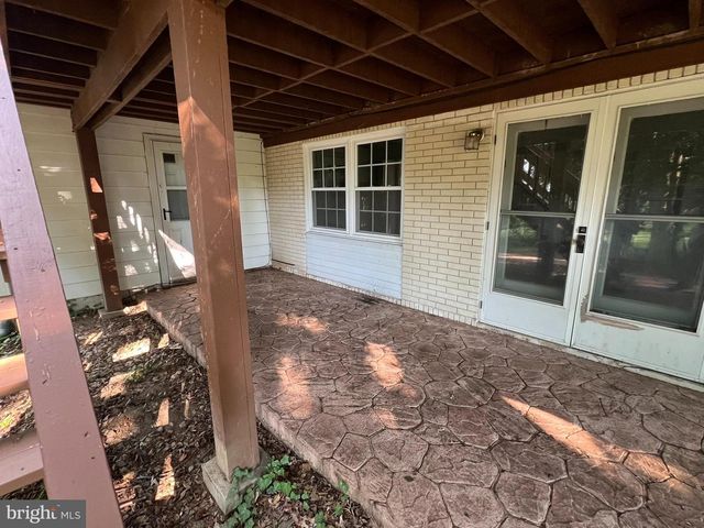 5136 SUNSET DR, Harrisburg, PA 17112