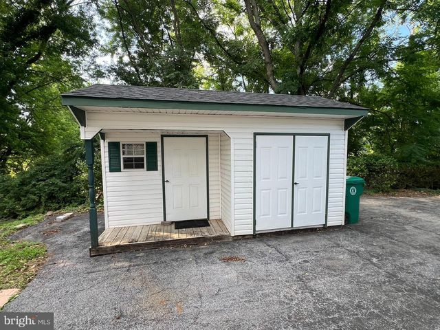5136 SUNSET DR, Harrisburg, PA 17112