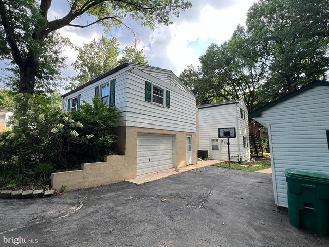 5136 SUNSET DR, Harrisburg, PA 17112