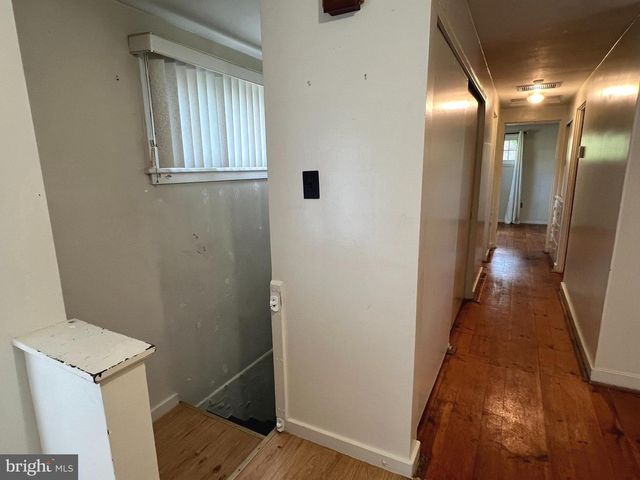 5136 SUNSET DR, Harrisburg, PA 17112
