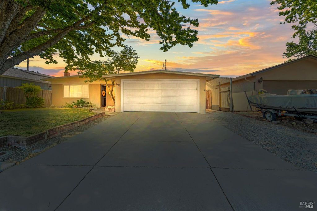 191 Ironwood St, Vacaville, CA 95688