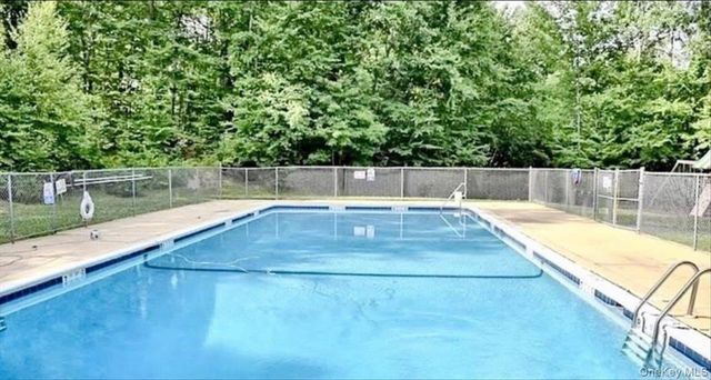 615 Fox Run Lane, Carmel, NY 10512