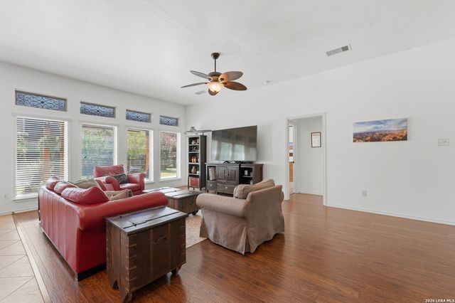 2970 PRAIRIE BLF, Seguin, TX 78155